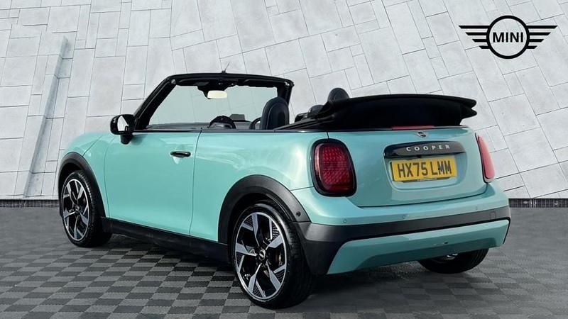Usado Mini Cooper 118 kW (161 CV) 2025 Verde Utilitario