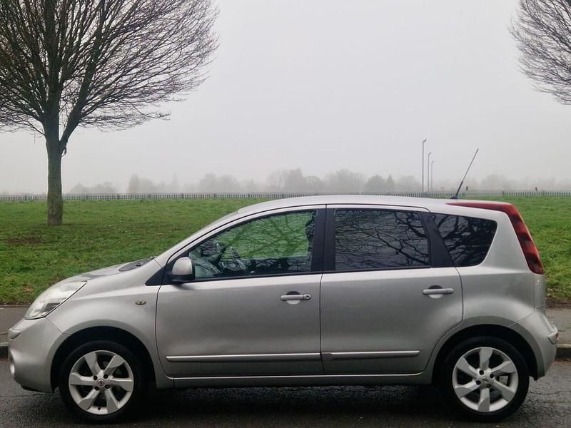 Used Nissan Note N-TEC 88 HP (64 kW) 2010 Silver MPV