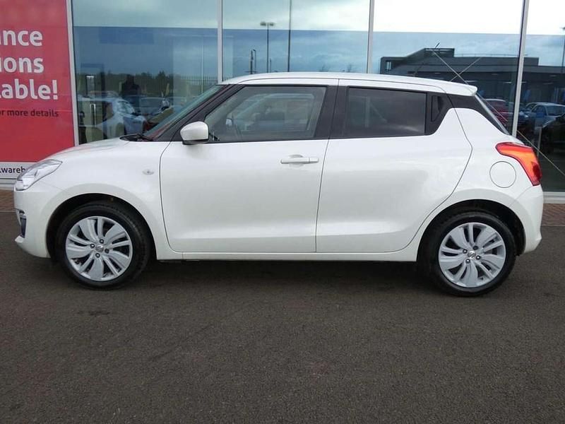 Used Suzuki Swift SZ-T 109 HP (80 kW) 2018 White Hatchback