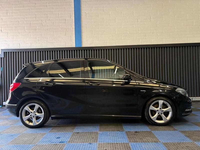Used Mercedes B180 109 HP (80 kW) 2012 Black MPV