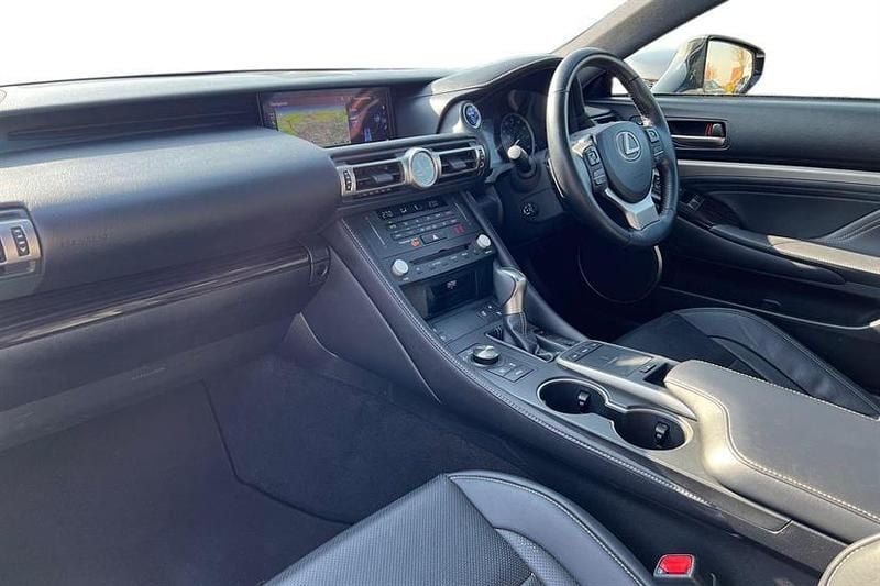 Used Lexus RC300h 223 HP (164 kW) 2019 White Coupe