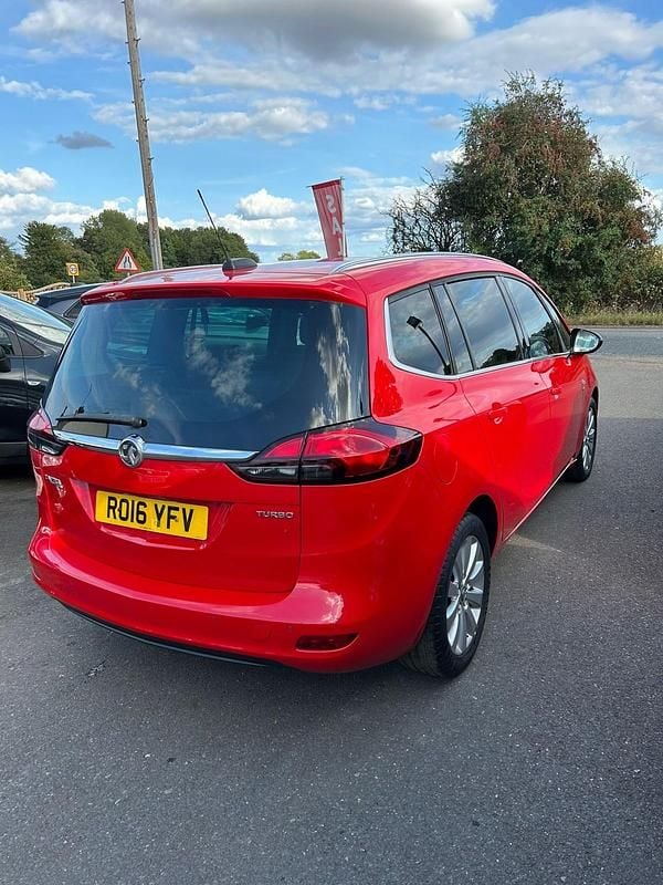 Used Vauxhall Zafira 140 HP (102 kW) 2016 Red MPV
