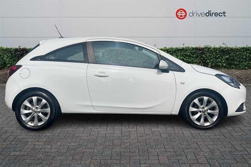 Used Vauxhall Corsa 75 HP (55 kW) 2018 White Hatchback