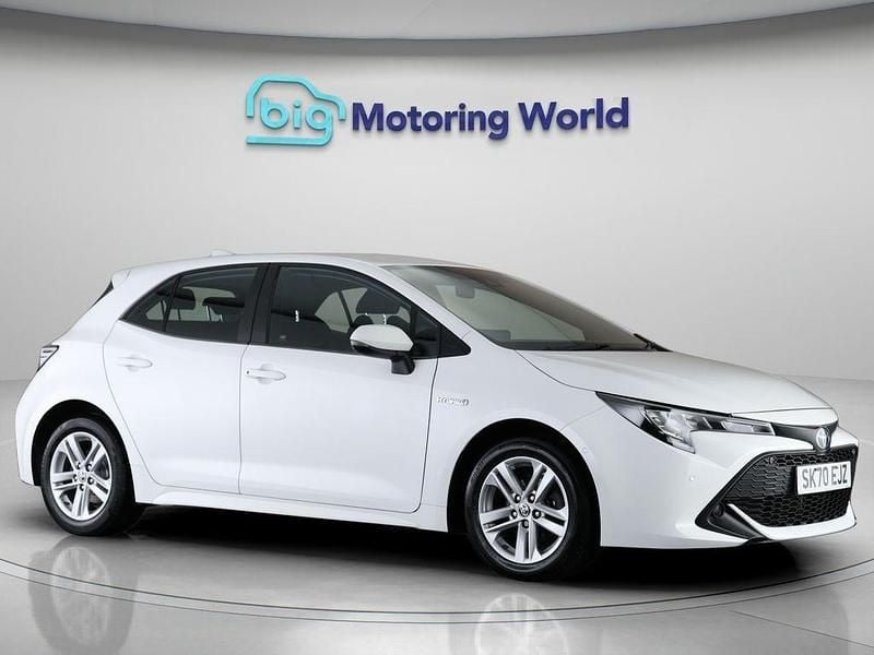 White Used 2020 Toyota Corolla Hatchback | £12,700 (Good price) - Image 1/4