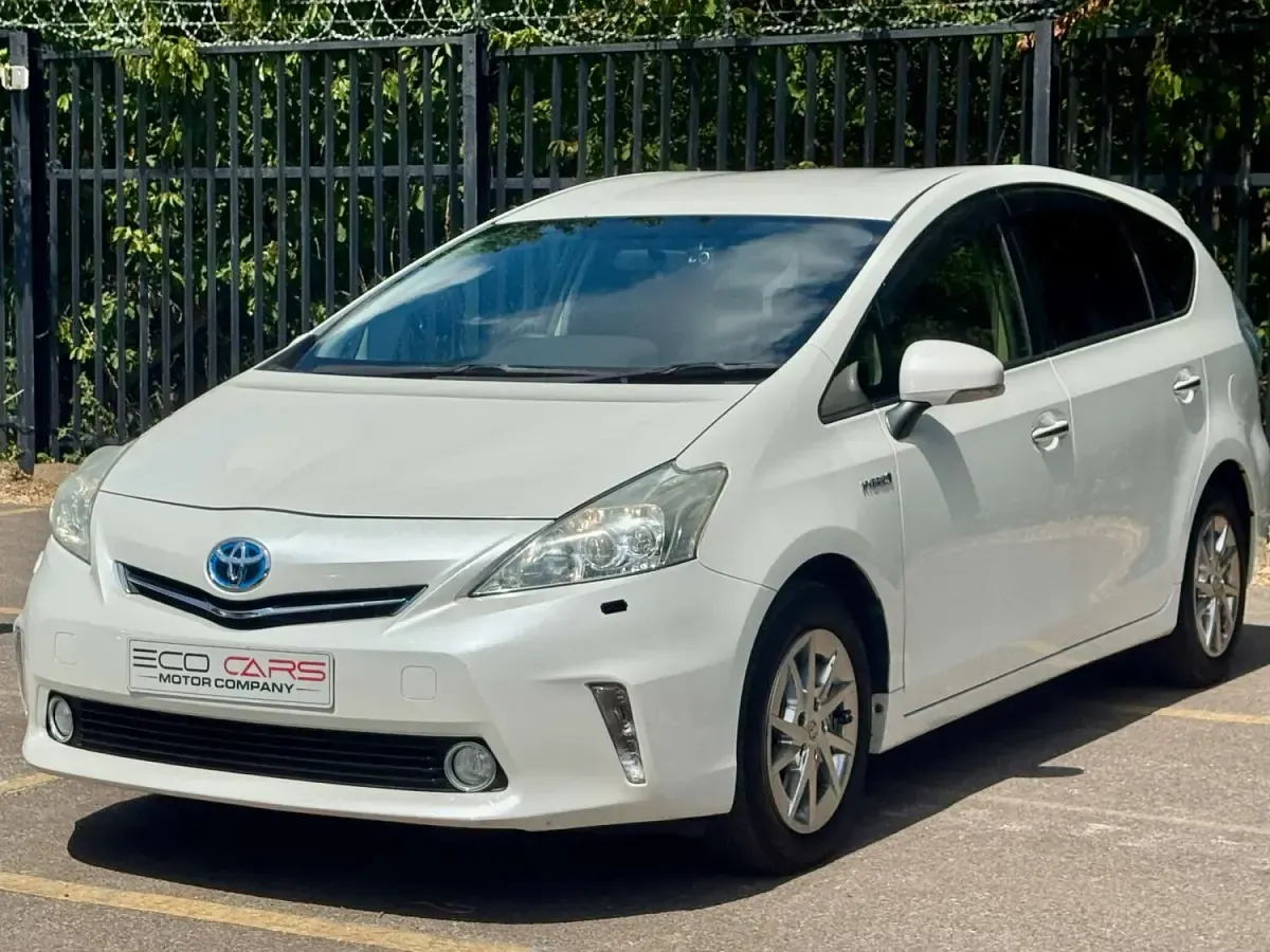 Used Toyota Prius+ 136 HP (100 kW) 2014 White MPV