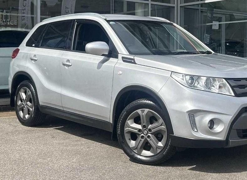 Second-hand Suzuki Vitara SZ-T 120 CP (88 kW) 2016 Argintiu SUV