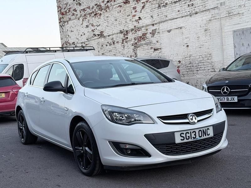 Used Vauxhall Astra SRi 2013 White Hatchback