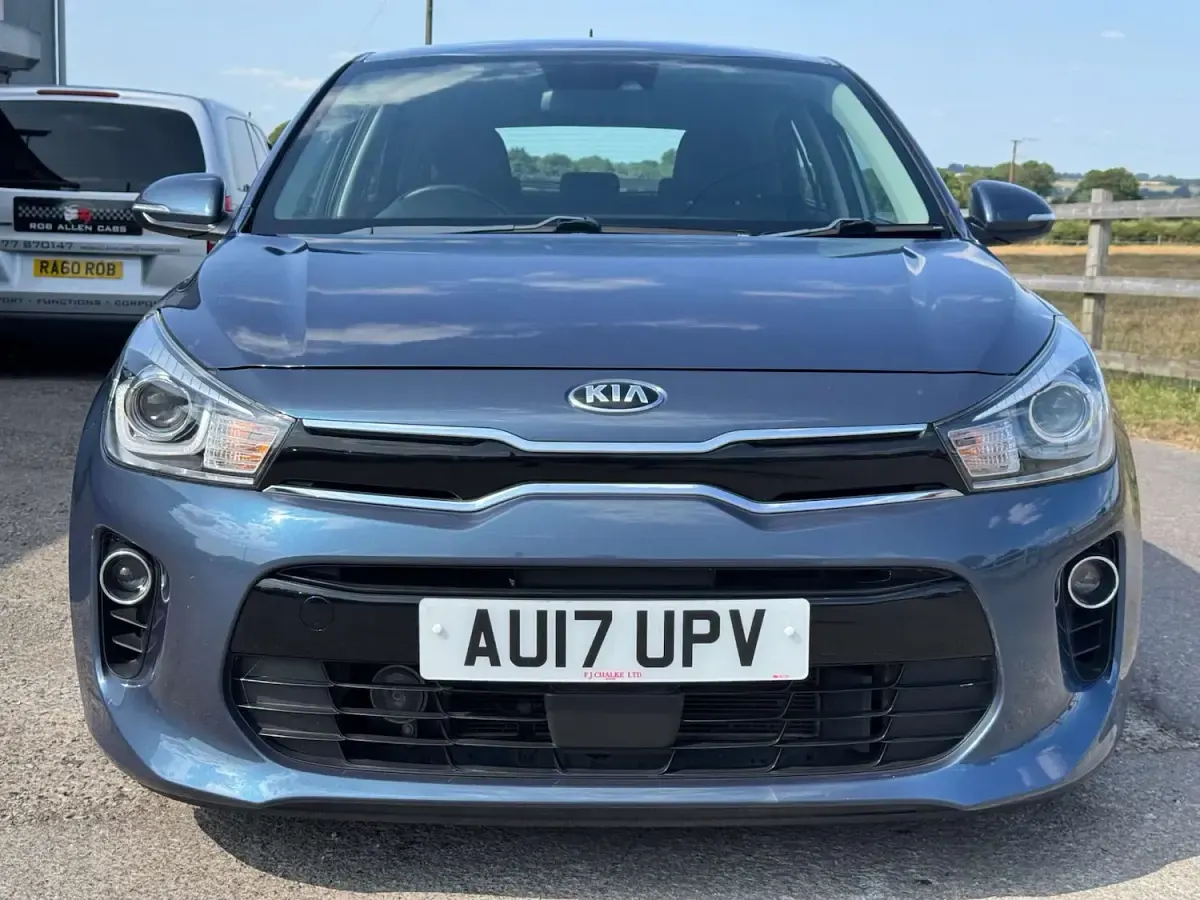 Used Kia Rio 98 HP (72 kW) 2017 Blue Hatchback