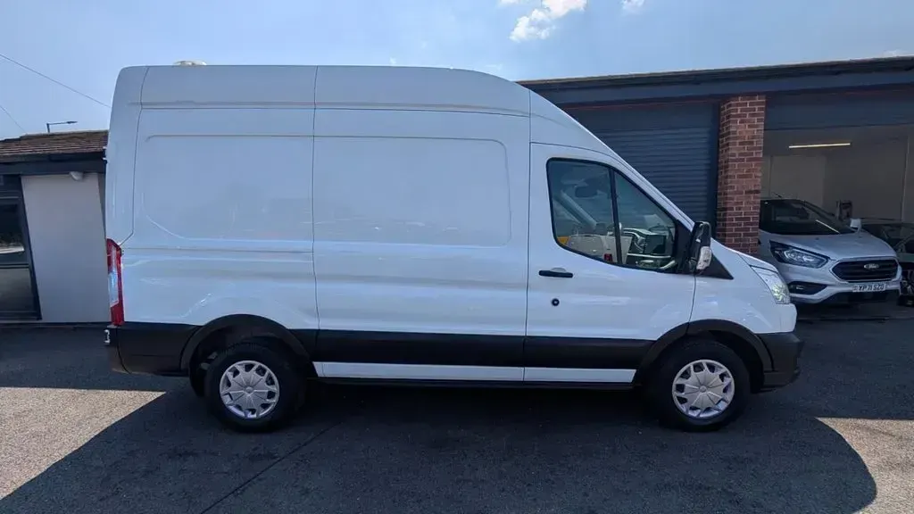 Used Ford Transit Trend 130 HP (95 kW) 2021 White Van