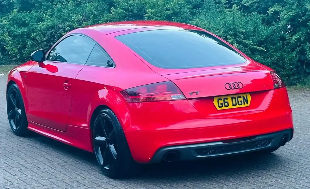 Begagnad Audi TT S-Line 211 HK (155 kW) 2011 Röd Sportkupé