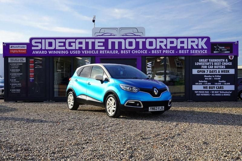 Blue and cream Used 2013 Renault Captur Dynamique SUV | £5,125 (Fair price) - Image 1/1