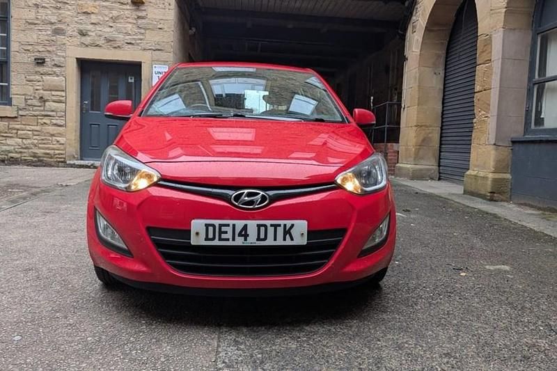 Red Used 2014 Hyundai i20 Active Hatchback | £1,995 (Fair price) - Image 1/1