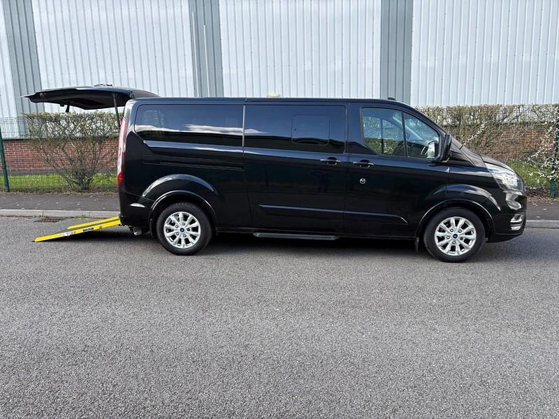 Used Ford Tourneo Titanium 130 HP (95 kW) 2020 Black MPV