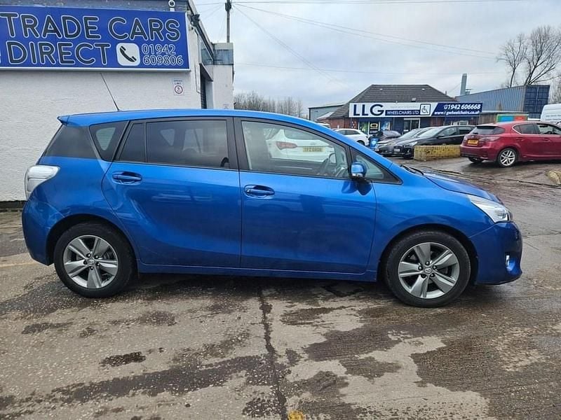 Used Toyota Verso Trend 2014 Blue MPV