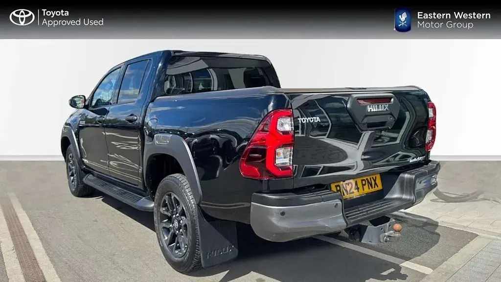 Used Toyota HiLux 201 HP (147 kW) 2024 Black Pickup