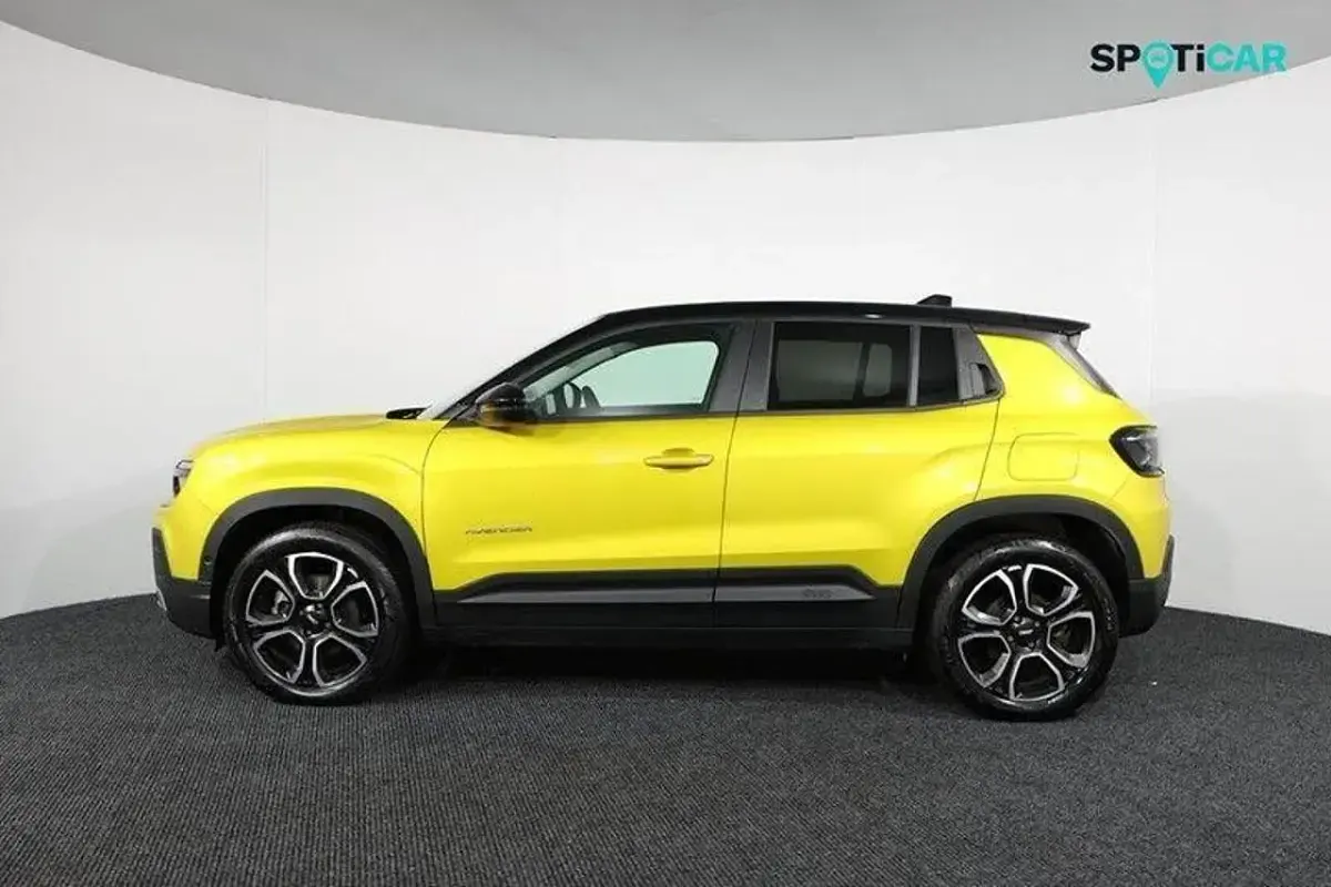 Used Jeep Avenger EV Summit 114 kW (156 HP) 2025 Yellow/black SUV