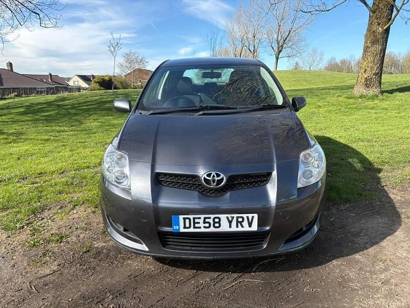 Usado Toyota Auris 101 HP (74 kW) 2009 Cinzento Citadino