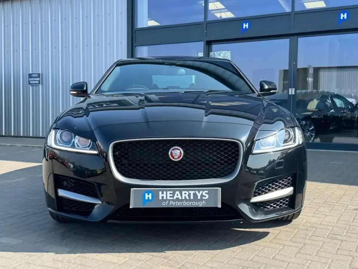 Used Jaguar XF R-Sport 180 HP (132 kW) 2018 Black Sedan