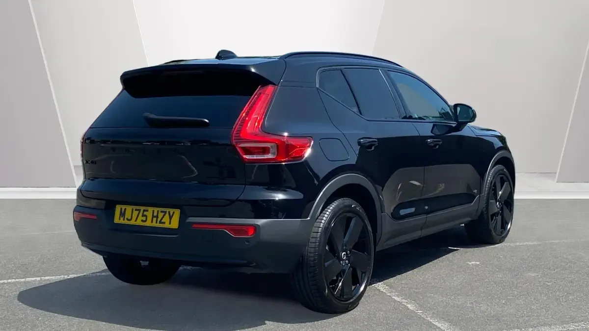 Used Volvo XC40 Plus 163 HP (119 kW) 2025 Black SUV