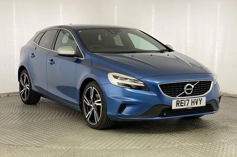 Used 2017 Volvo V40 R-Design Pro Hatchback | £11,650 (Fair price) - Image 1/1