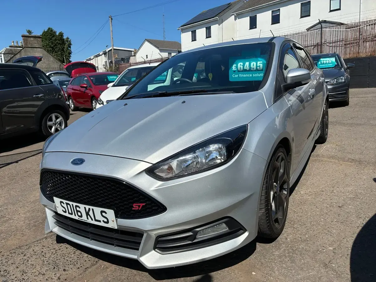 Used Ford Focus ST 185 HP (136 kW) 2016 Silver Hatchback