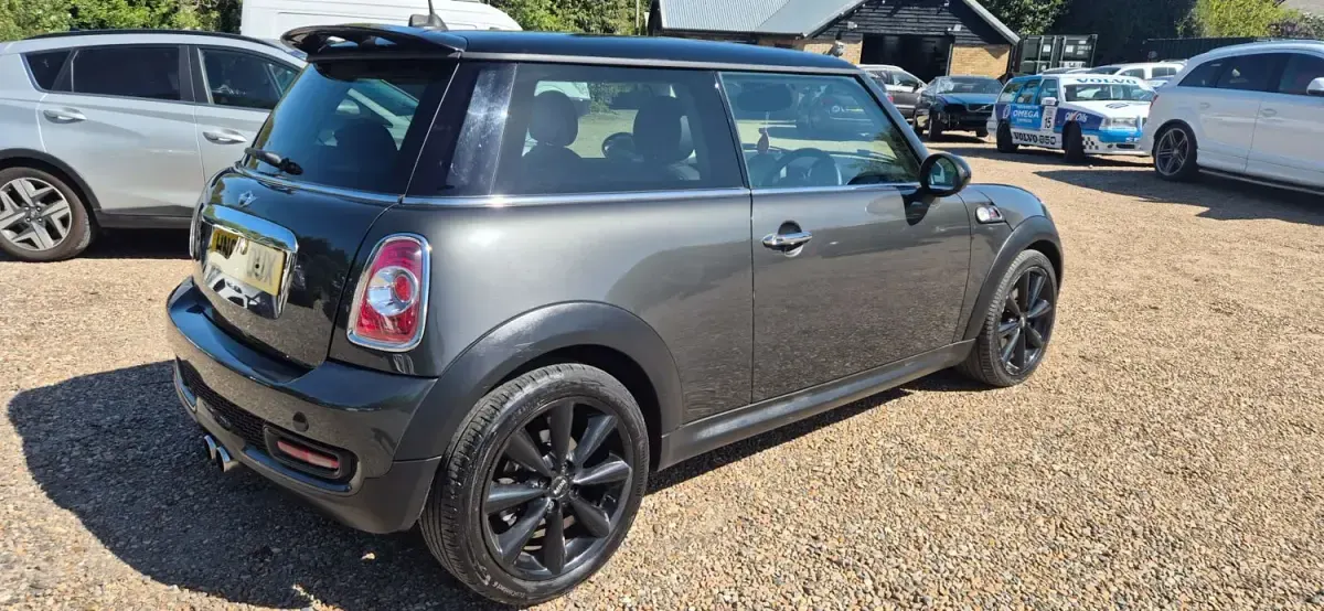 Begagnad Mini Cooper S Hatch 184 HK (135 kW) 2013 Grå Halvkombi