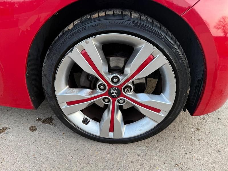 Used Hyundai Veloster Sport 140 HP (102 kW) 2012 Red Hatchback