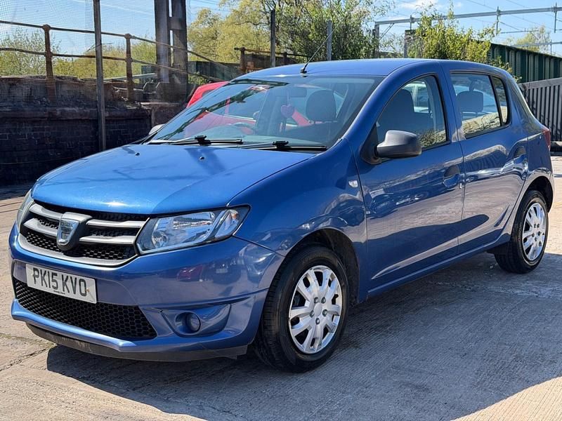 Second-hand Dacia Sandero Ambiance 2015 Albastru Hatchback