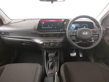 Begagnad Hyundai Bayon Advanced 100 HK (73 kW) 2024 Röd SUV