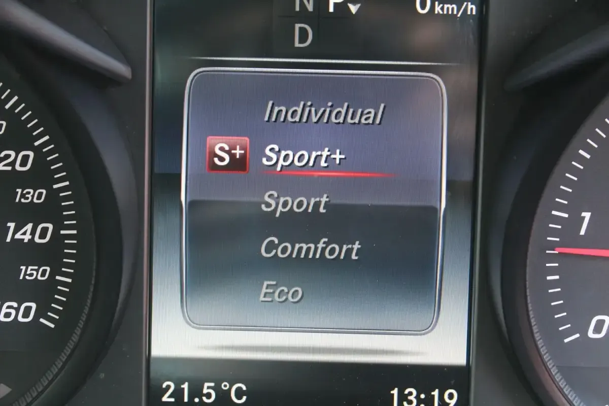 Usado Mercedes C220 AMG Line Premium 2017 Preto Carrinha