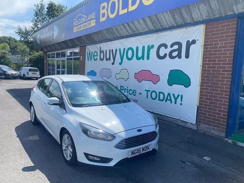 White Used 2016 Ford Focus Zetec Hatchback | £2,999 (Fair price) - Image 1/4