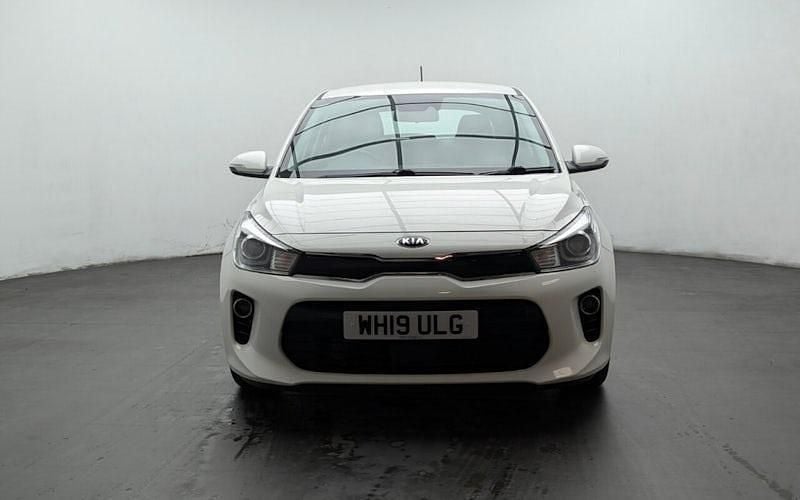 Used Kia Rio 99 HP (72 kW) 2019 White Hatchback