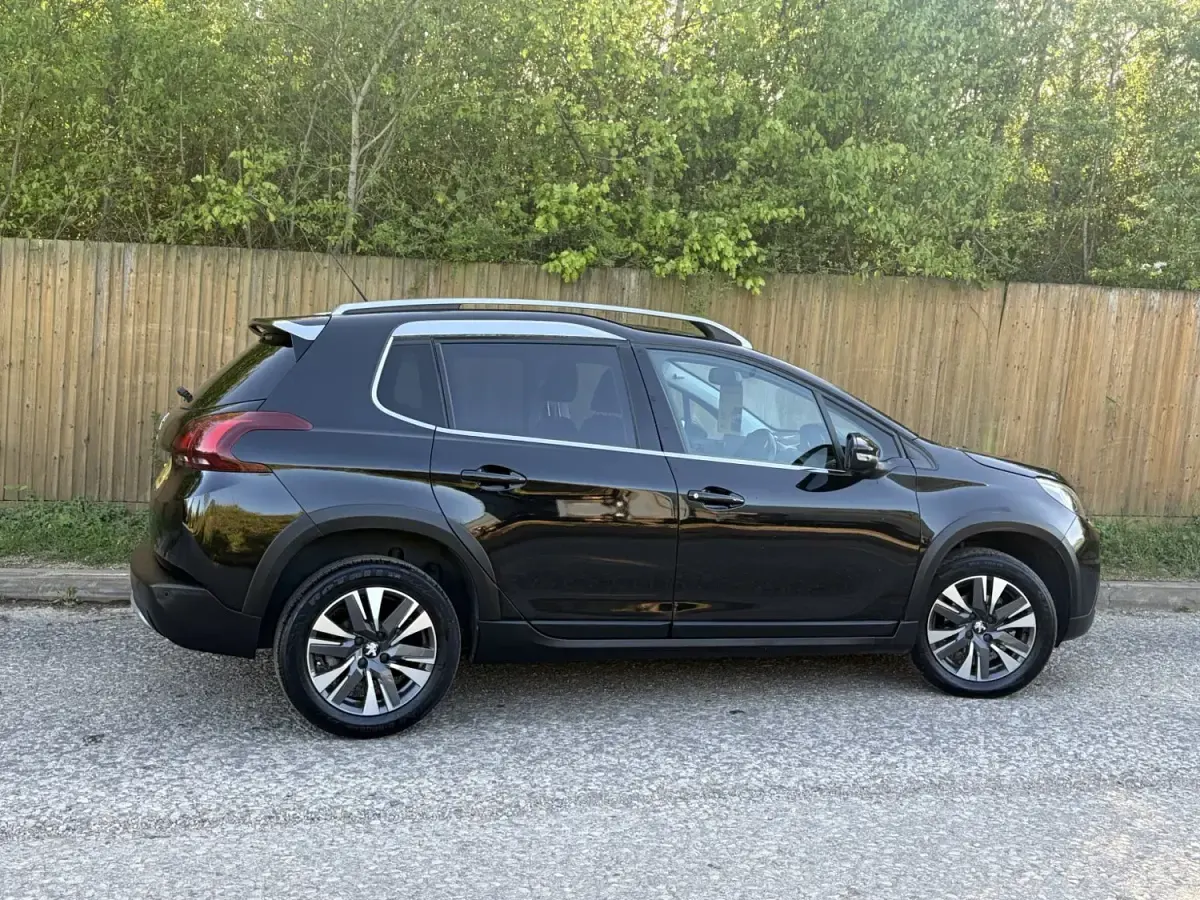 Second-hand Peugeot 2008 Allure 2017 Negru SUV