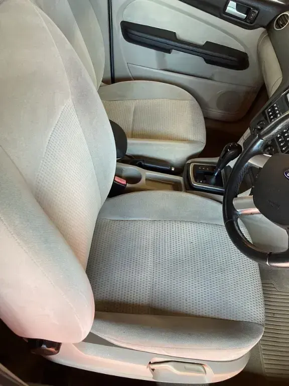 Used Ford Focus Ghia 2007 Silver Hatchback