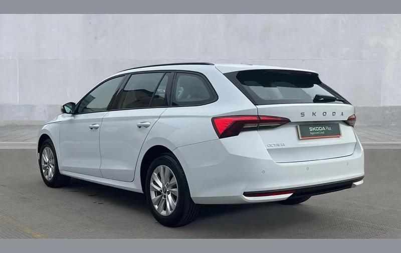 Used Skoda Octavia SE Technology 113 HP (83 kW) 2025 White Estate