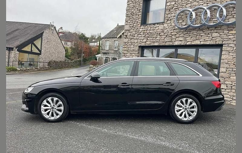 Used Audi A4 Comfort 147 HP (108 kW) 2023 Black Estate