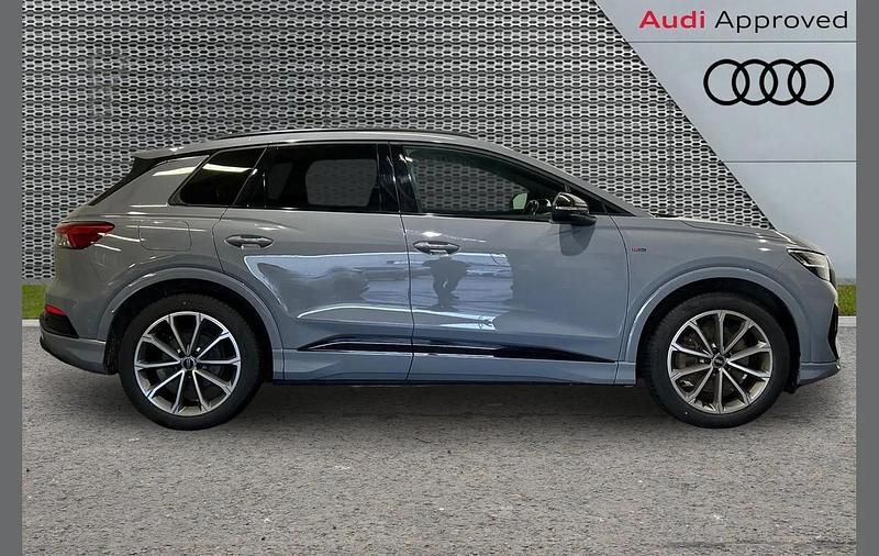Second-hand Audi Q4 e-tron Comfort 219 kW (299 CP) 2024 Gri SUV