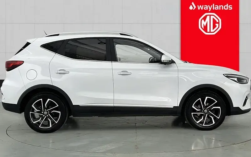 Usado MG ZS Exclusive 106 HP (77 kW) 2023 Sedan