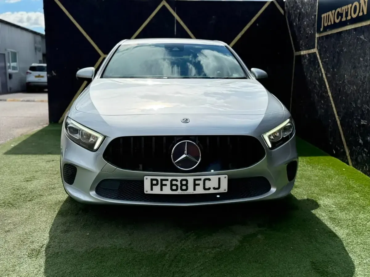 Used Mercedes A180 Premium 136 HP (100 kW) 2018 Silver Hatchback