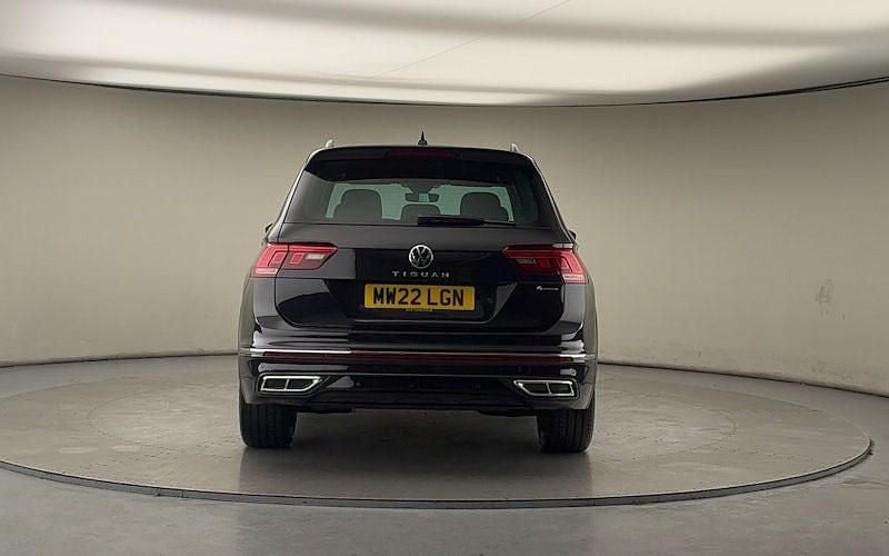 Used VW Tiguan R-line 150 HP (110 kW) 2022 Deep black pearlescent/deep black pearlescent SUV