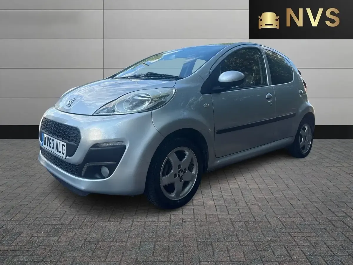 Used Peugeot 107 Allure 68 HP (50 kW) 2013 Silver Hatchback