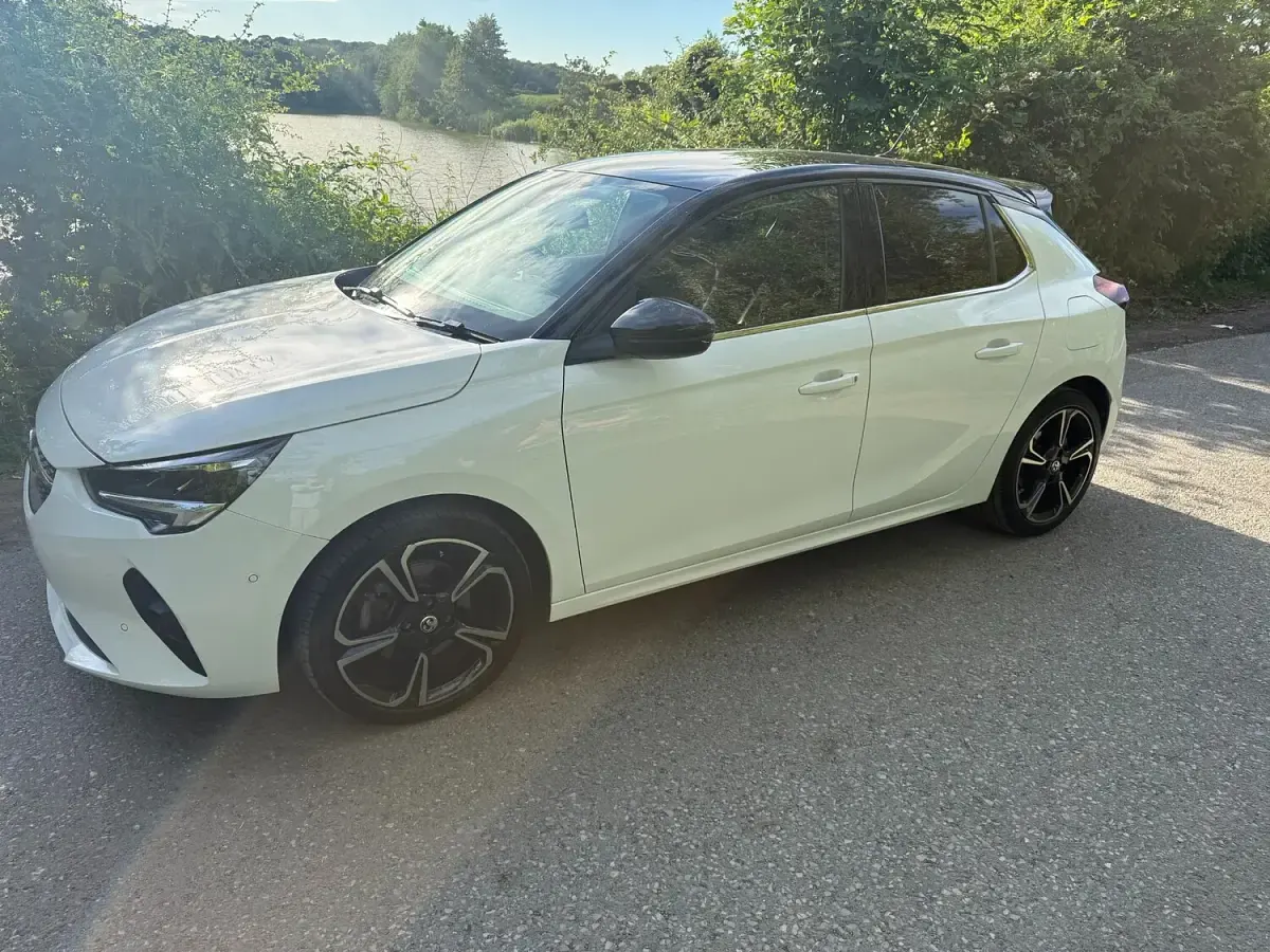 Used Vauxhall Corsa Edition 100 HP (73 kW) 2022 White Hatchback