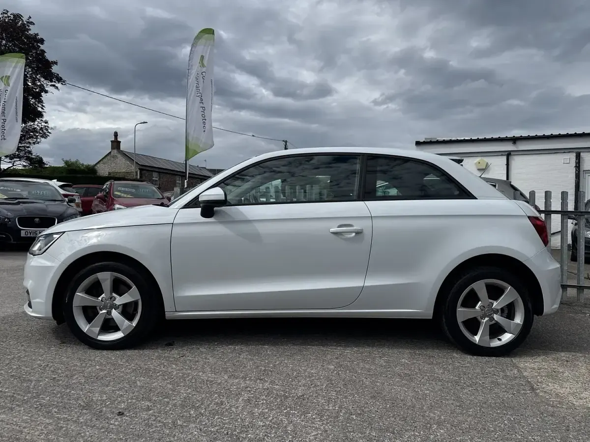 Used Audi A1 Sport 116 HP (85 kW) 2015 White Hatchback