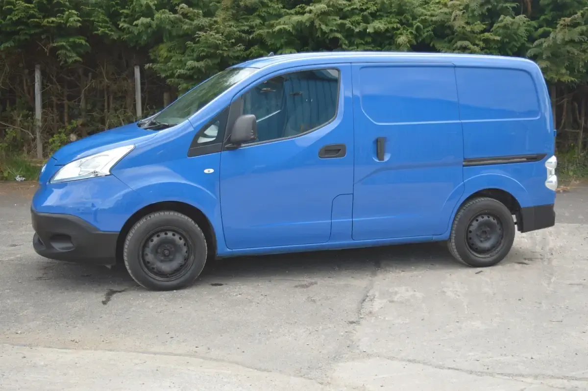 Used Nissan e-NV200 Acenta 50 kW (68 HP) 2015 Blue MPV