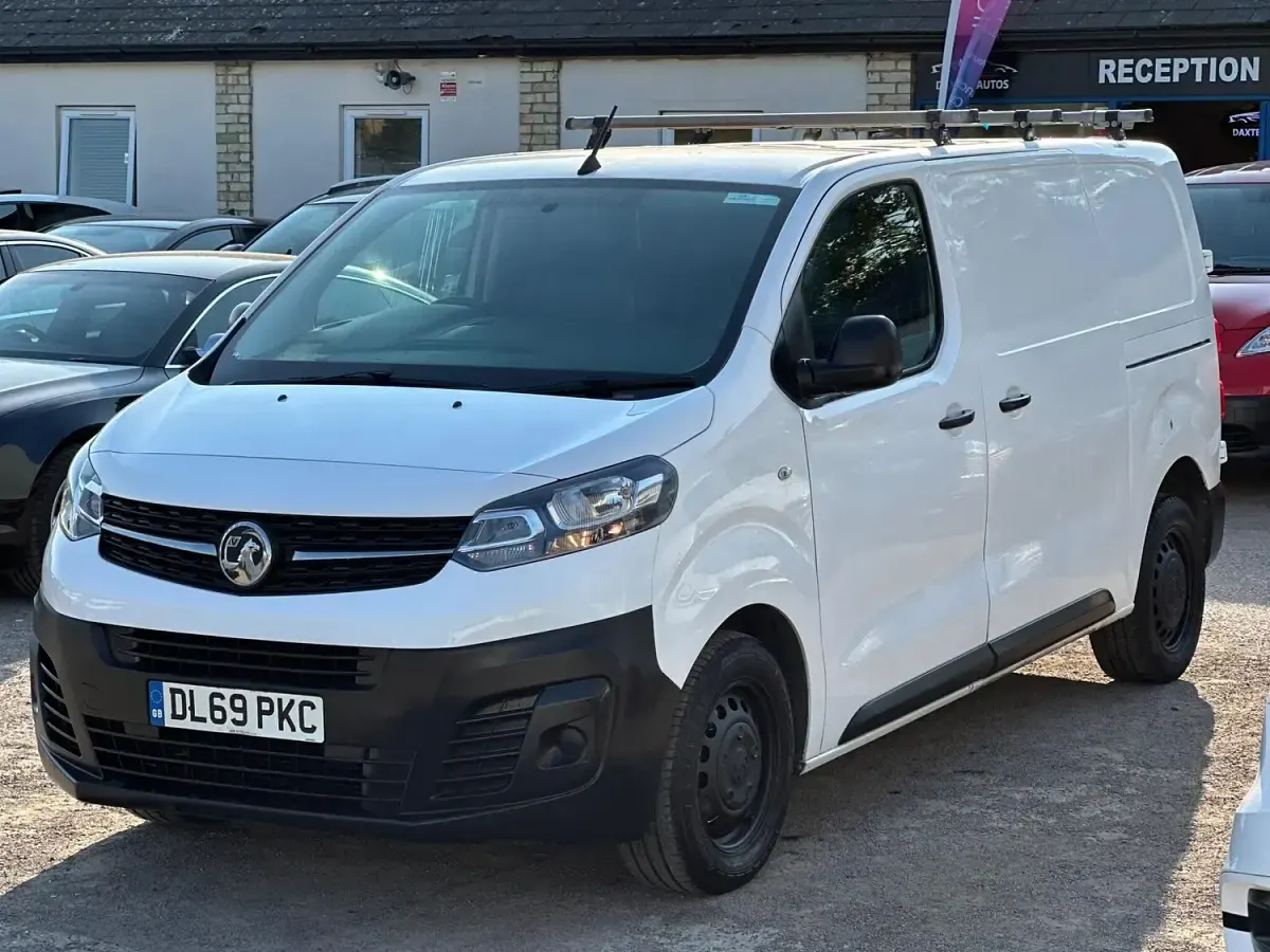 Used Vauxhall Vivaro Edition 100 HP (73 kW) 2020 White MPV