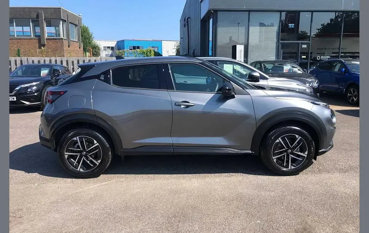 New Nissan Juke N-Connecta 143 HP (105 kW) 2025 Grey SUV