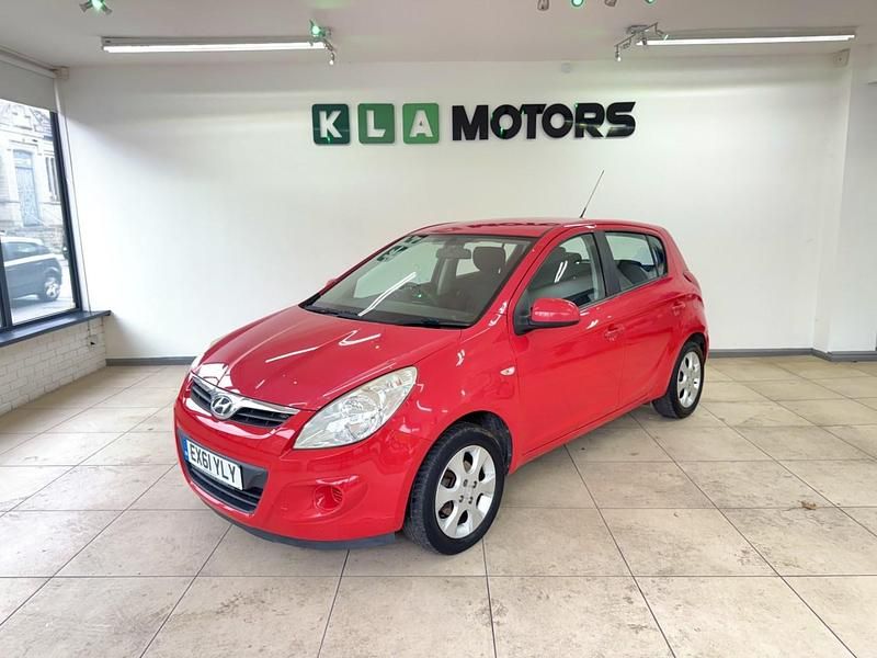 Red Used 2011 Hyundai i20 Comfort Hatchback | £1,795 (Fair price) - Image 1/4