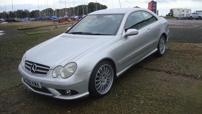 Used Mercedes CLK220 2009 Silver Coupe