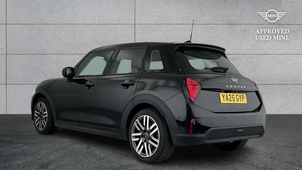 Used Mini Cooper S Hatch 201 HP (147 kW) 2025 Black Hatchback