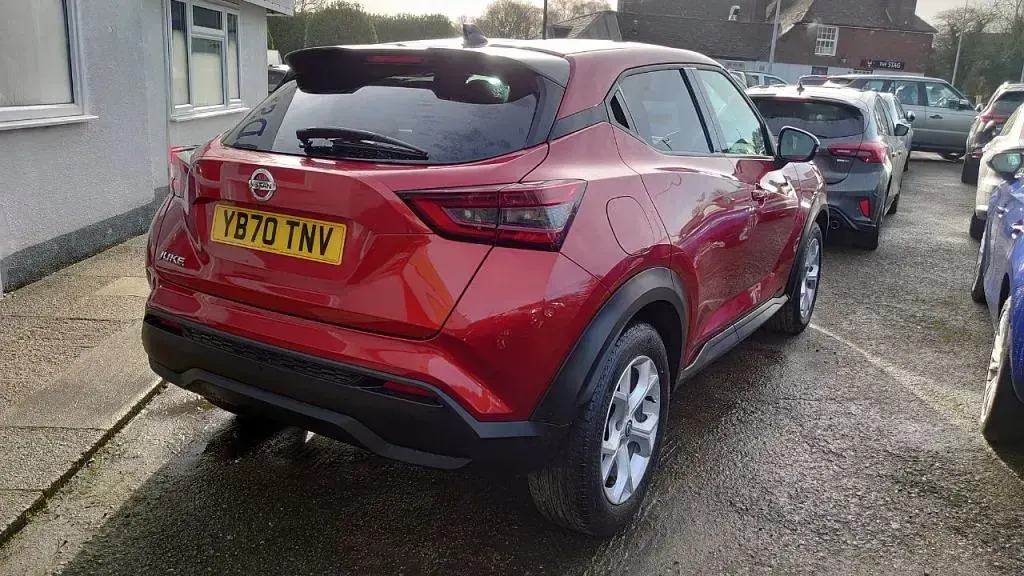 Used Nissan Juke N-Connecta 114 HP (83 kW) 2020 Red SUV